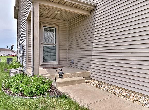 4th image of 1417 Cobblestone Way
