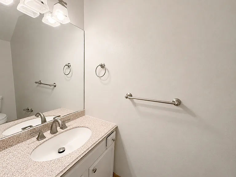 1821 Durham W — Photo 13