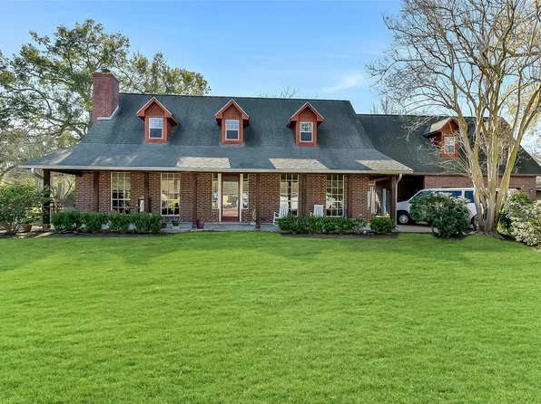 222 Quaker Dr, Friendswood, TX 77546