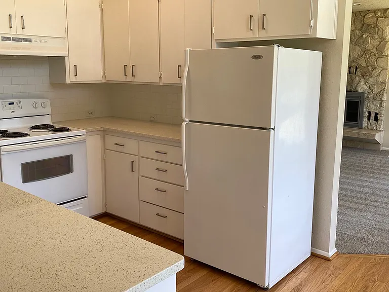 1728 W 34th Pl — Photo 2