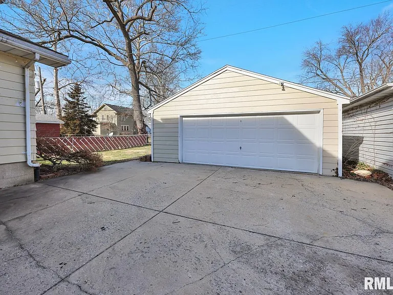 2601 W Kenwood Ave — Photo 28