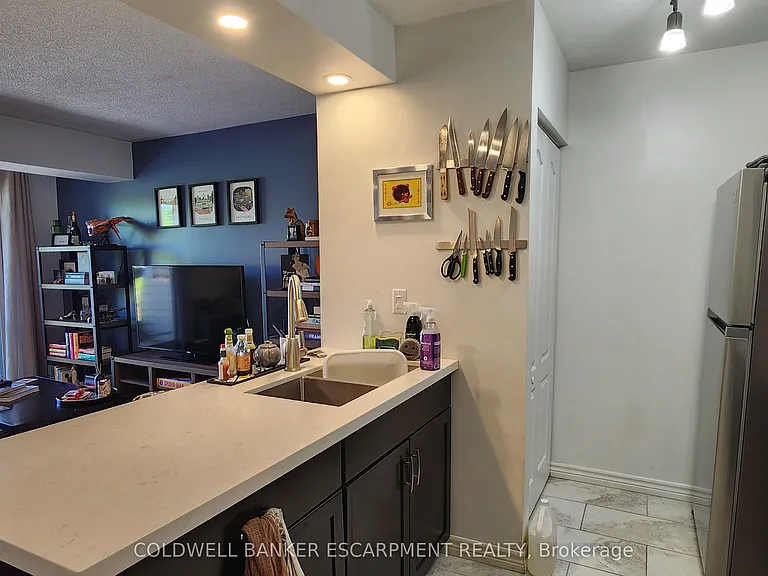 6 A Robert Ln — Photo 7
