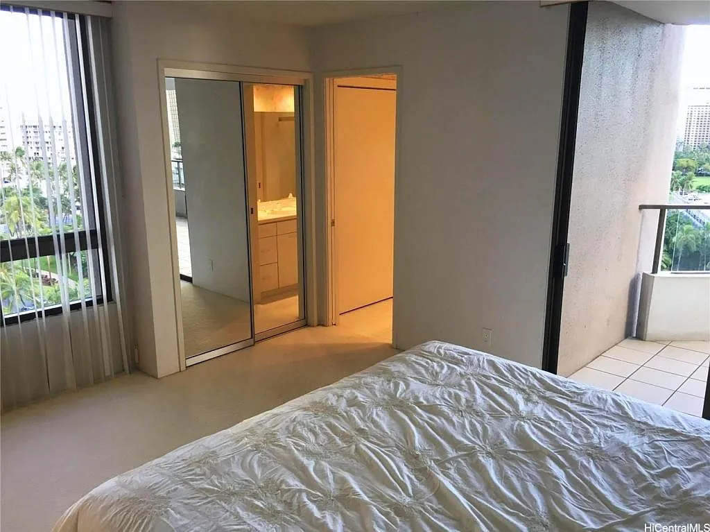 1910 Ala Moana Blvd #14C — Photo 2