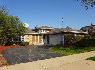 4924 Riverside Dr, Mccook, IL 60525