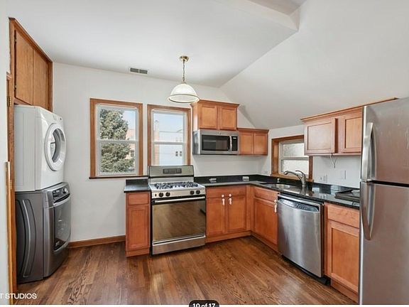 4th image of 3632 W Dickens Ave #3