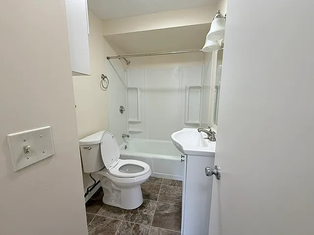 31 Boston St #D — Photo 5
