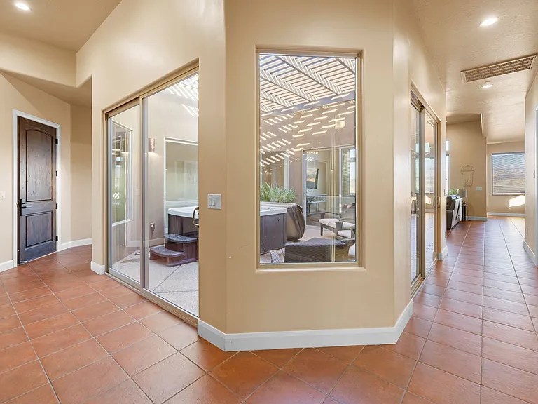 3193 S 4900 W — Photo 2