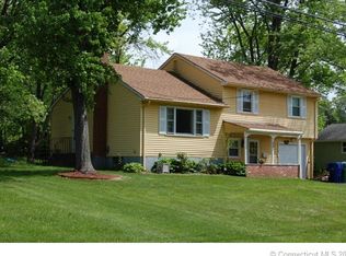 22 Brewer Dr, Bloomfield, CT 06002