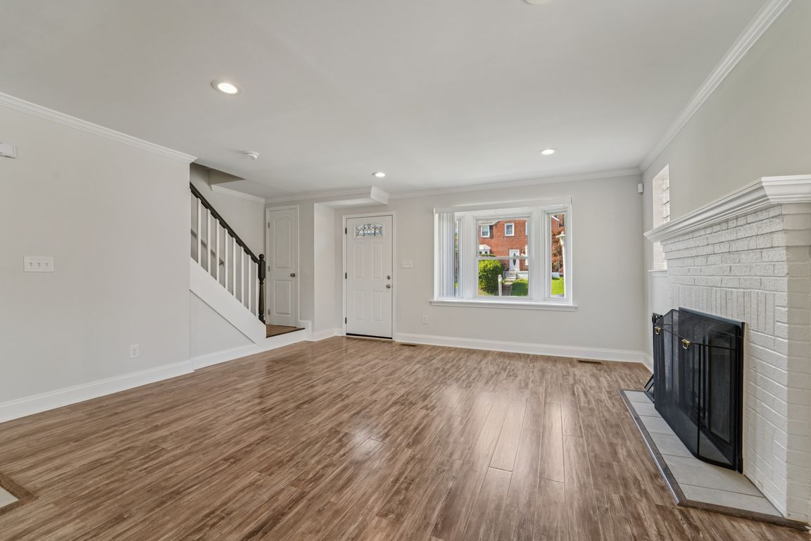 Crestview Rd-S2507-007.jpg