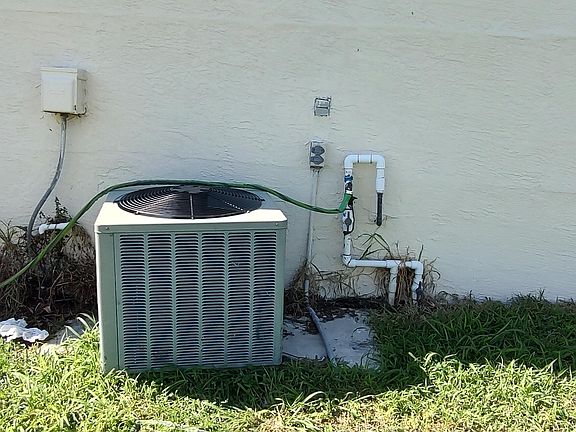 5th image of 914 Skylark Drive