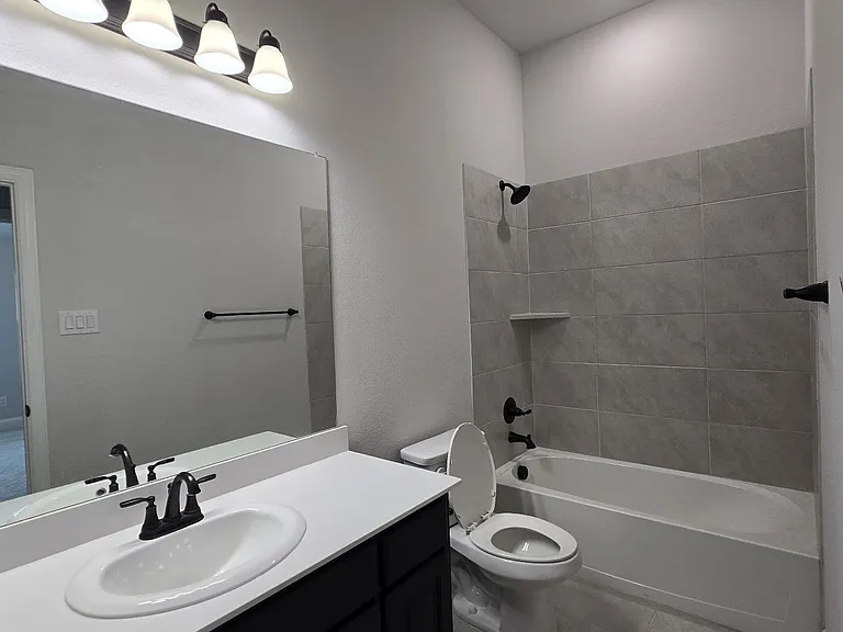 552 Firethorn Dr — Photo 12