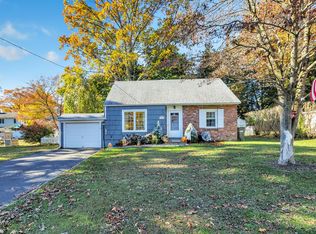 105 Lisbon Dr, Fairfield, CT 06825