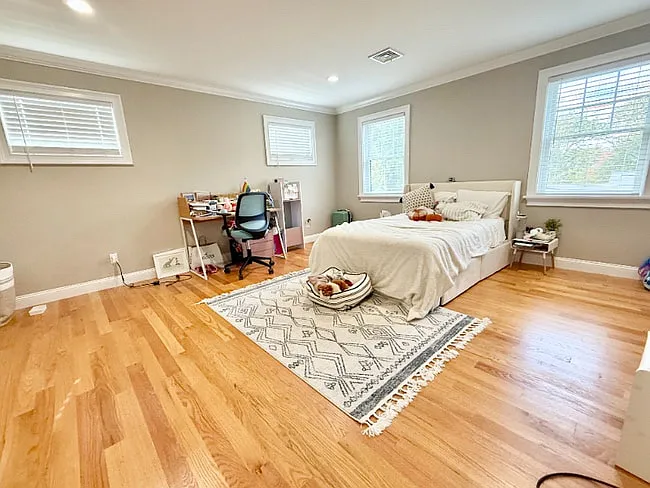 585 Lowell St — Photo 32