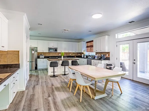 2337 N Silvervale St, Visalia, CA 93291