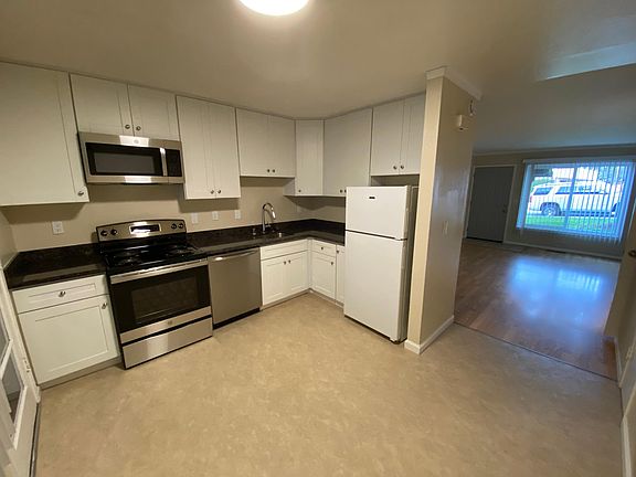 4th image of 3550 Farm Hill Blvd #1
