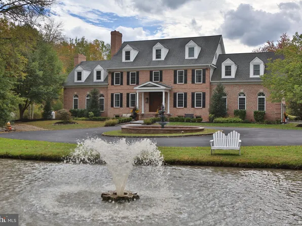 7 Quail Dr, Doylestown, PA 18901