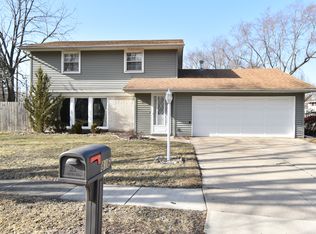 816 W 67th Ln, Merrillville, IN 46410