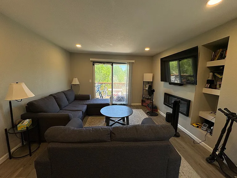 6741 Dublin Loop W — Photo 9