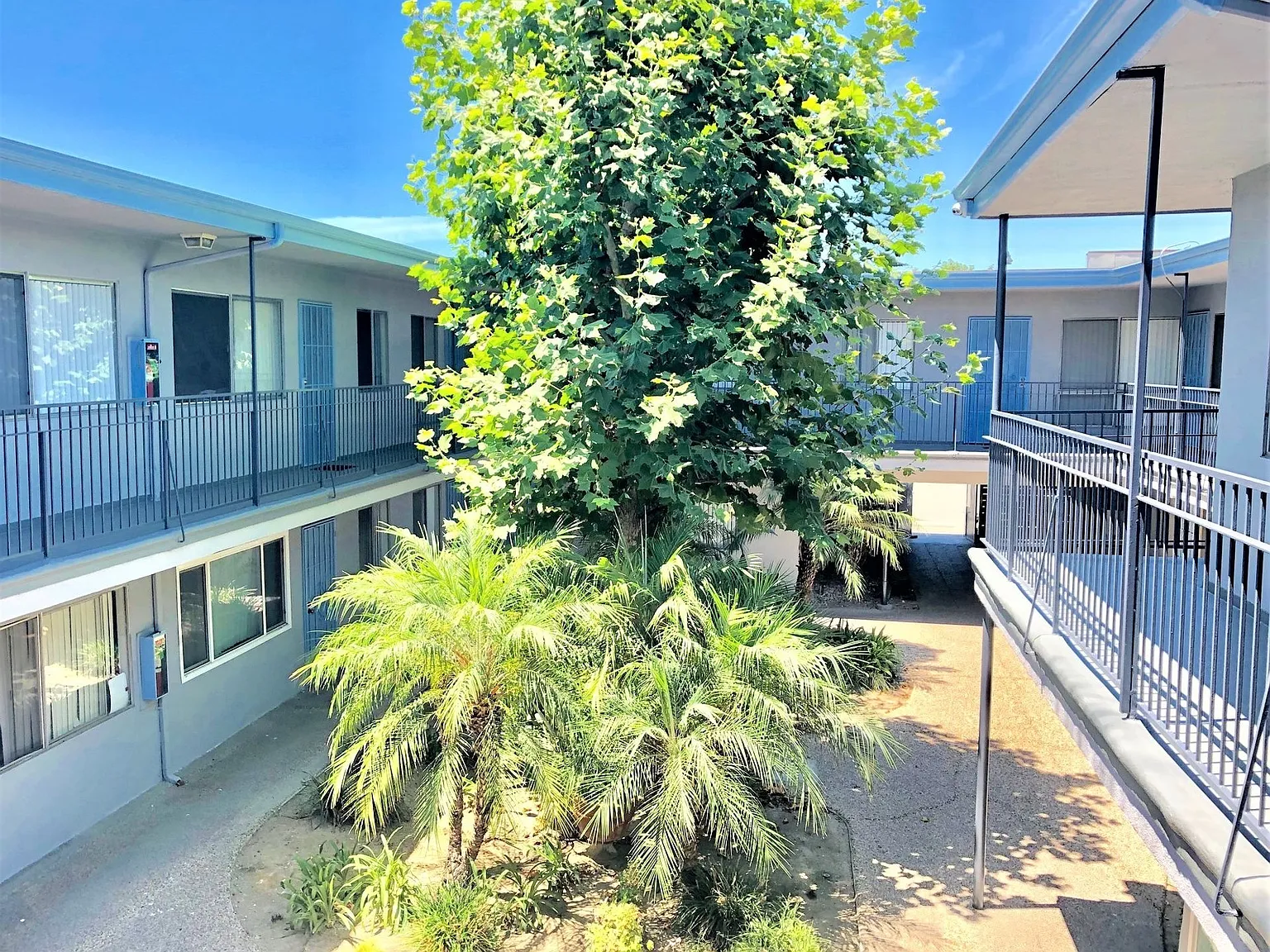Lakewood Landing Apartments — Photo 3