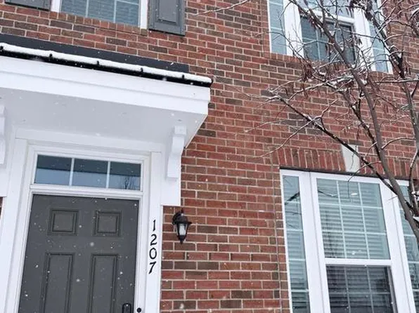 1207 English Ln, Parlin, NJ 08859