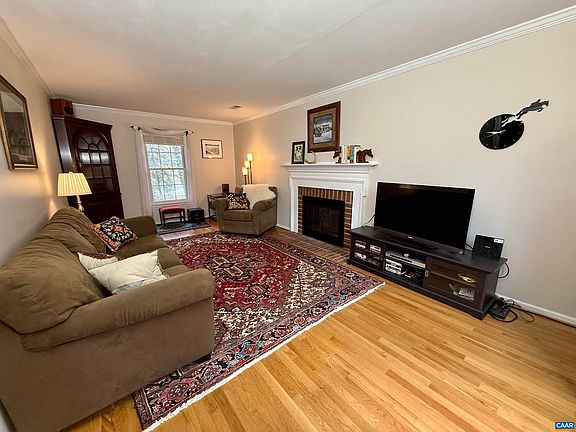 4th image of 1036 Huntwood Ln