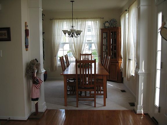 Kitchen & Breakfast area
