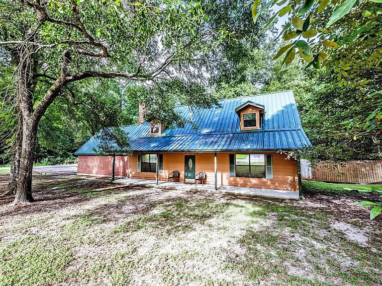 3660 Red Bud Ln — Photo 21