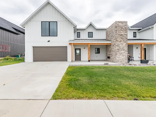 4013 Ivory Ln, Bismarck, ND 58503