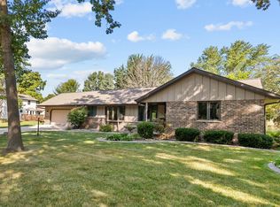 2853 Sleepy Hollow Dr, Green Bay, WI 54311