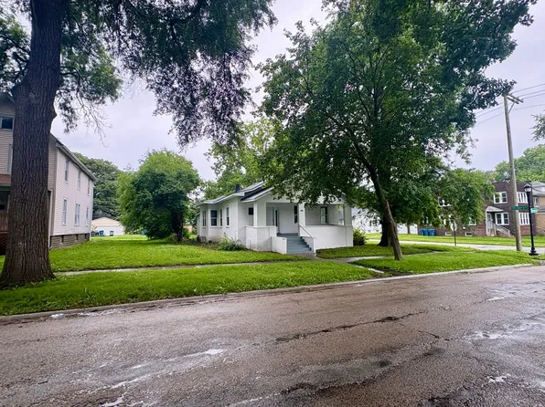 396 S Rosewood Ave, Kankakee, IL 60901