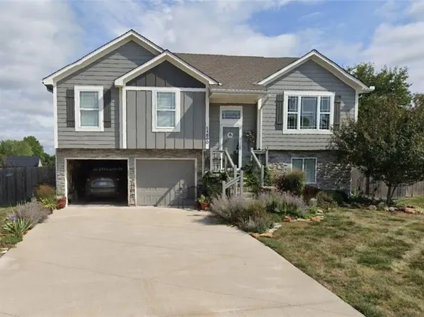 11500 E 207th Cir, Peculiar, MO 64078