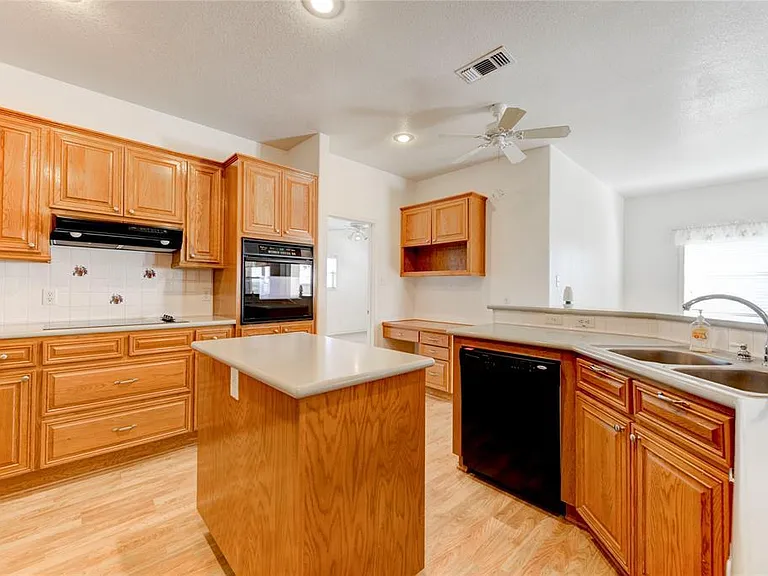 2300 County Road 302 — Photo 4