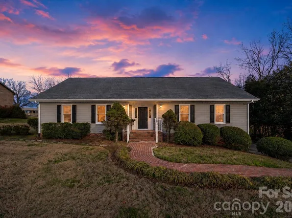 3718 Club House Dr NE, Conover, NC 28613