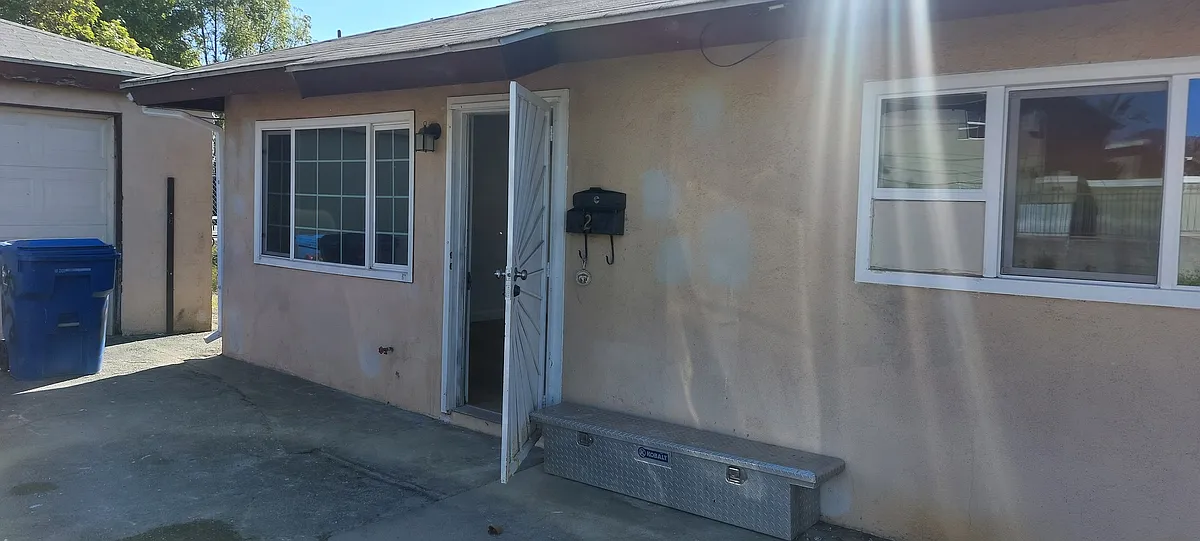 Building Photo - 230 S Azusa Ave #2