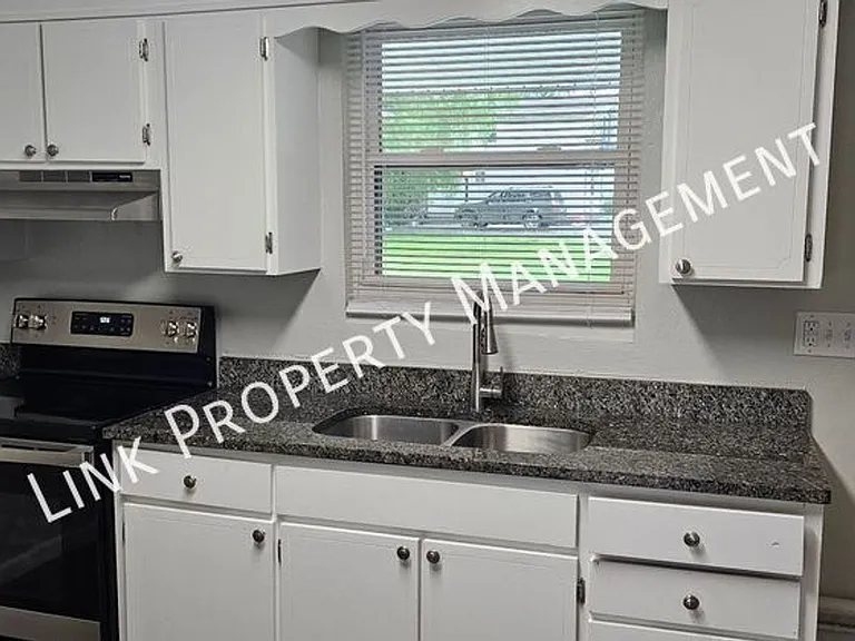 1638 Keeble St — Photo 31