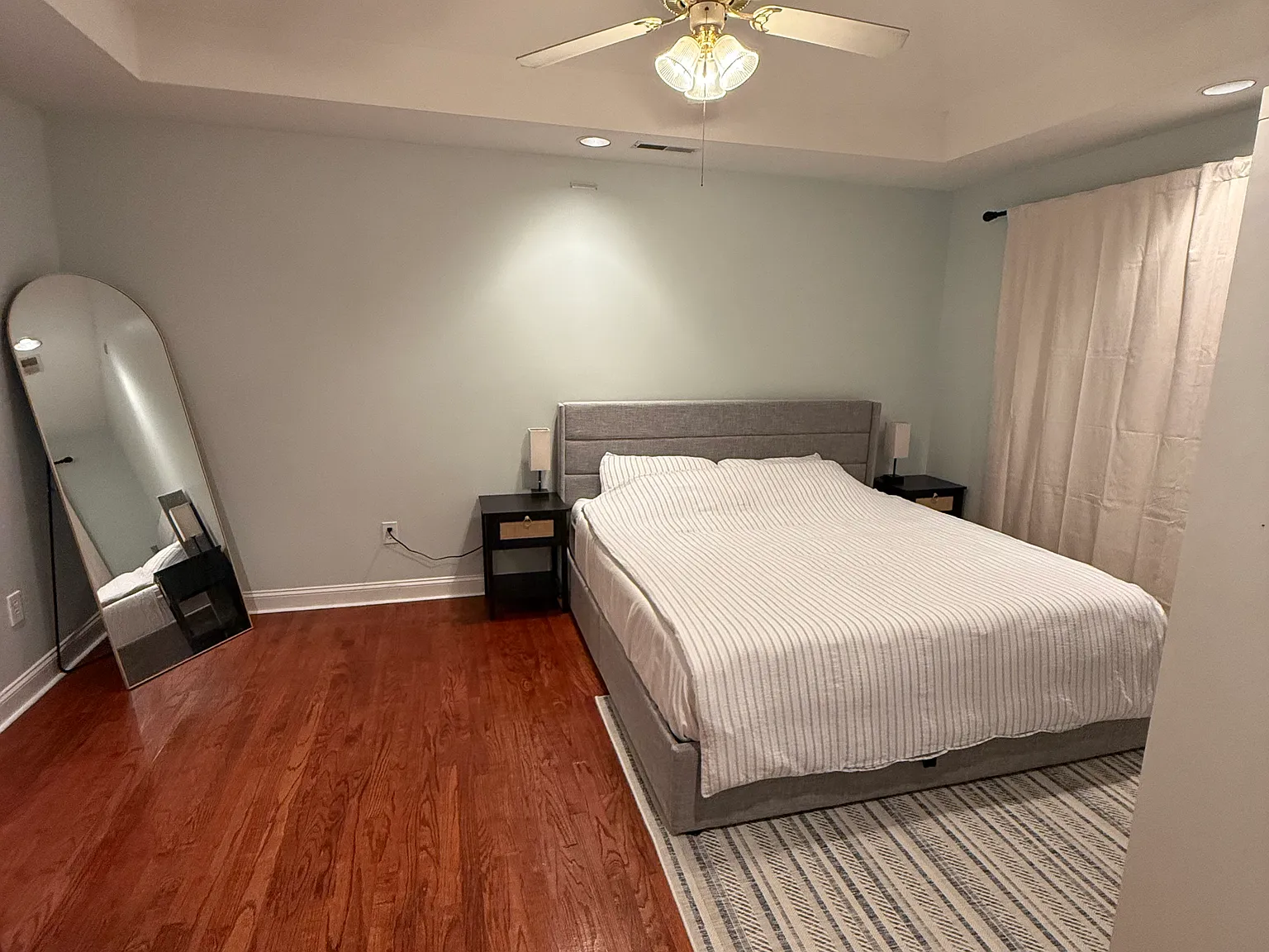 4 bed, 3.5 bath, 2404 sqft, $1,600 — Photo 2