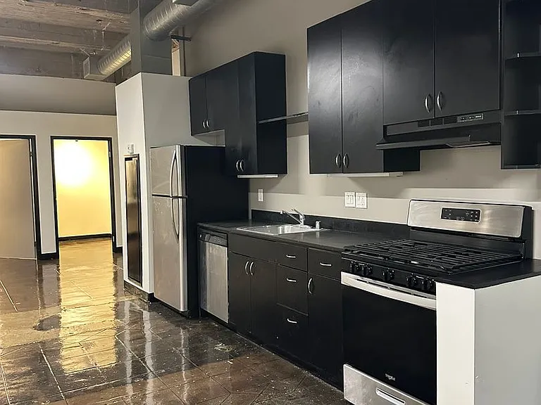 Hellman Lofts — Photo 5