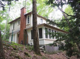 2261 Lakeisle Ave, Onekama, MI 49675