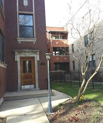 2nd image of 2714 W Leland Ave APT 3