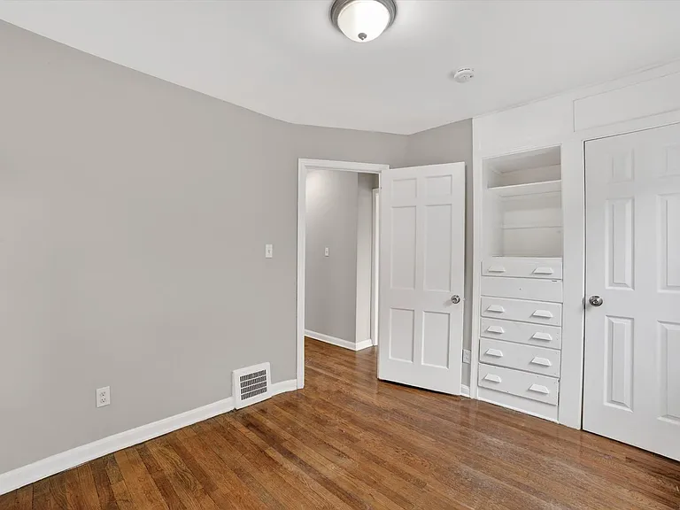 1568 Parker Dr — Photo 6