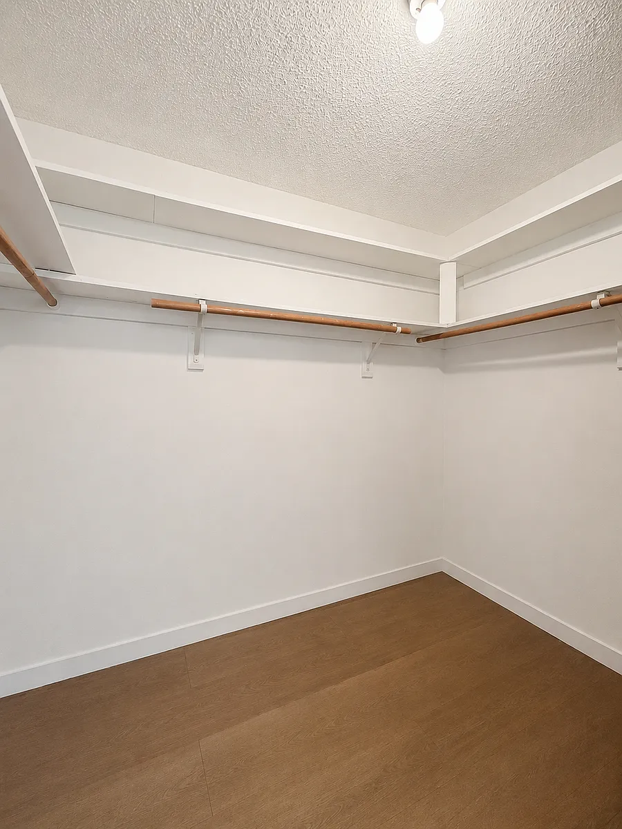 Photo 2 of 6 - 1515 Amherst Ave #302 - Los Angeles, CA Building Photo - 1515 Amherst Ave #302