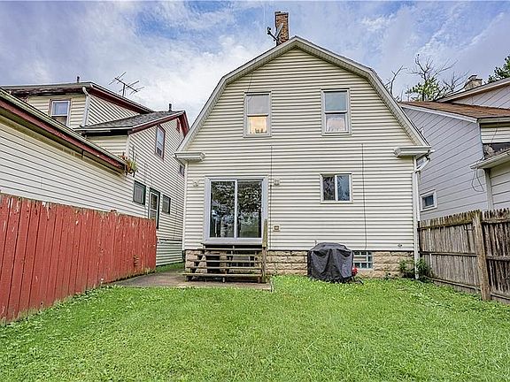 2nd image of 4019 Bell St