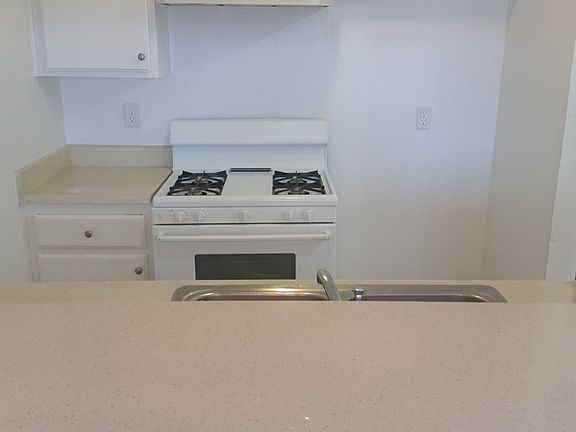 3rd image of 808 W Anaheim St APT 115