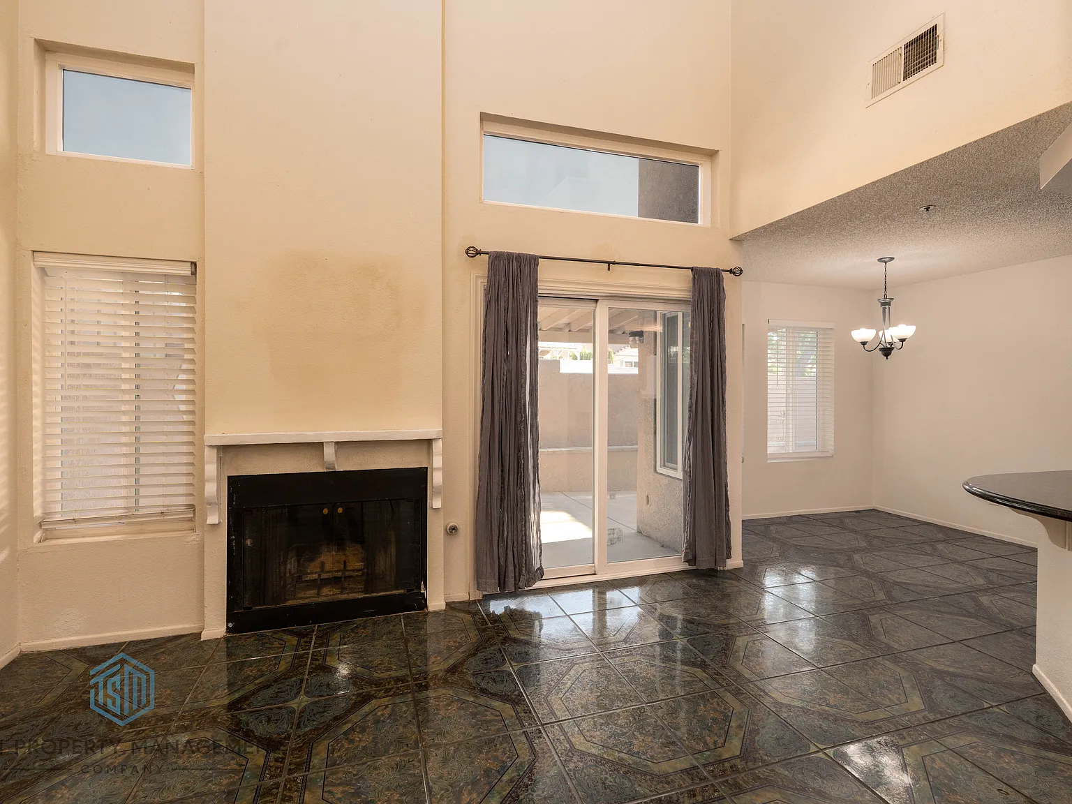 3 bed, 1256 sqft, $3,000 — Photo 4