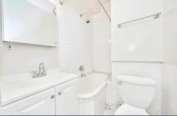 Rented by Living New York | media 12