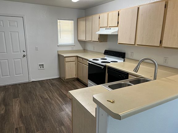 2nd image of 5416 Creekridge Dr