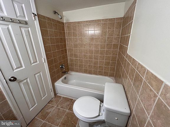 5th image of 3964 Bel Pre Rd APT 8