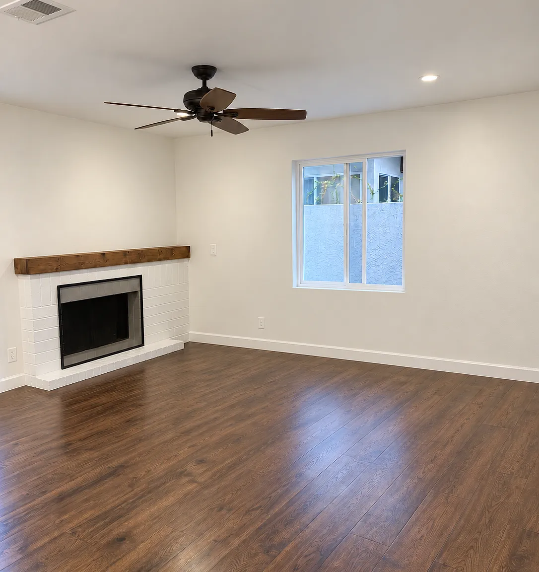 4 bed, 2.5 bath, 2100 sqft, $5,595 — Photo 4