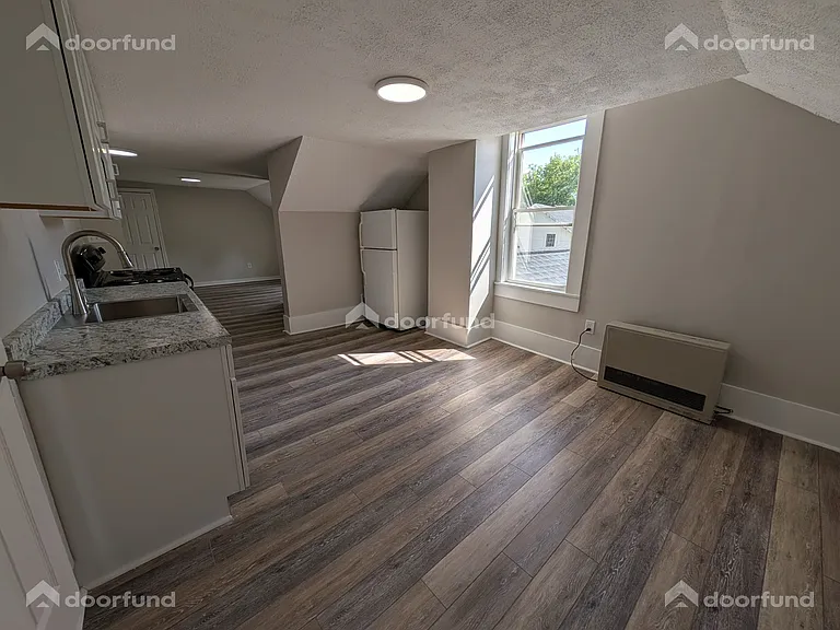 8 Green St #2 — Photo 4
