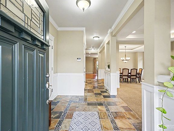 3rd image of 12112 185th Avenue E